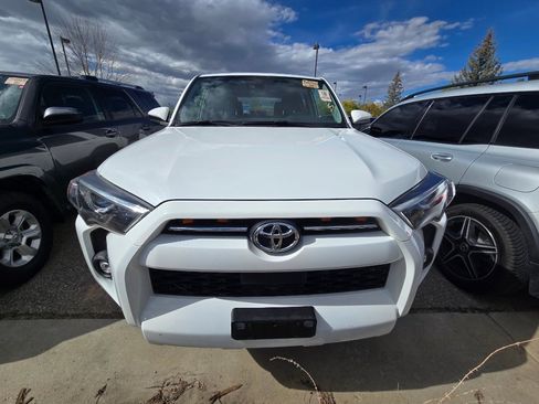 Used 2023 Toyota 4Runner SR5 AWD/4WD image 6
