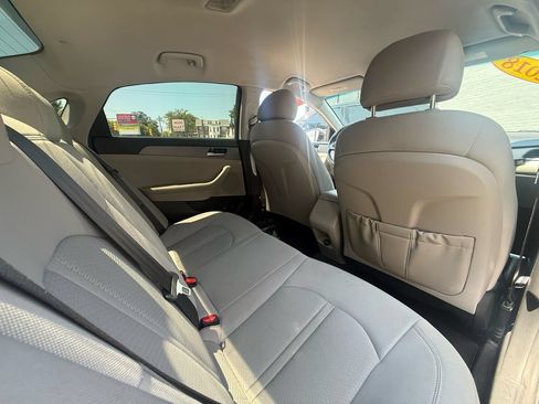 Used 2018 Hyundai Sonata SE FWD image 9