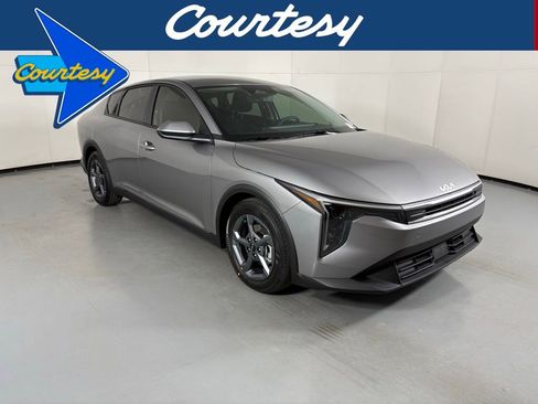 New 2026 Kia K4 LXS image 1