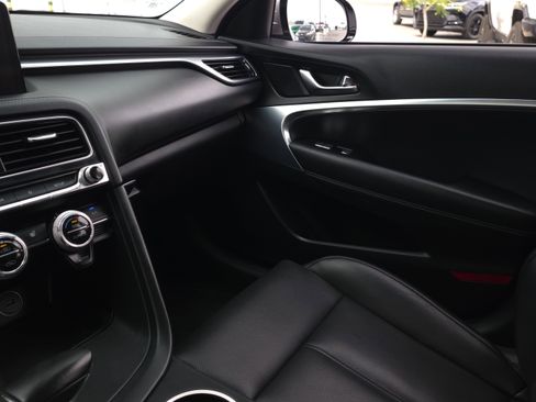 Used 2022 Genesis G70 2.0T image 22