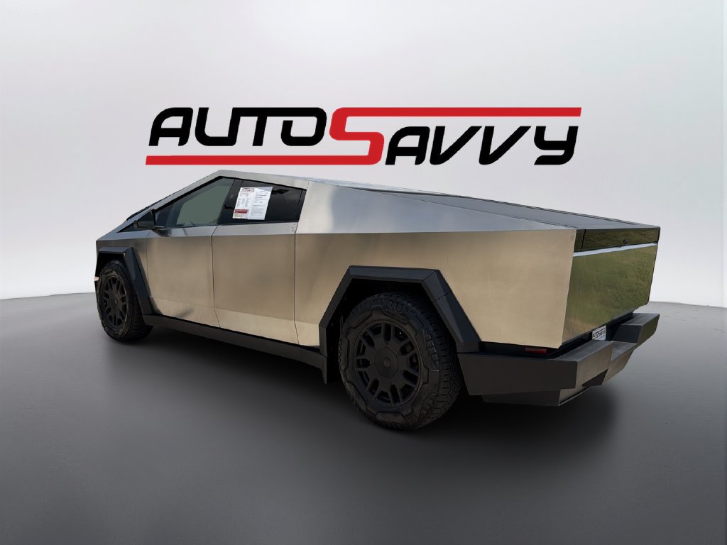 Used 2024 Tesla Cybertruck AWD Crew Cab image 7