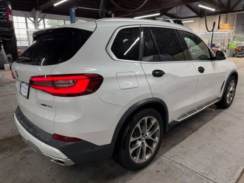 Used 2019 BMW X5 xDrive40i w/ Luxury Seating Package AWD/4WD image 2
