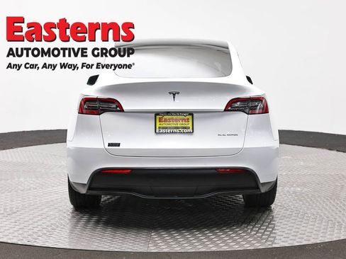 Used 2022 Tesla Model Y Long Range AWD/4WD image 6