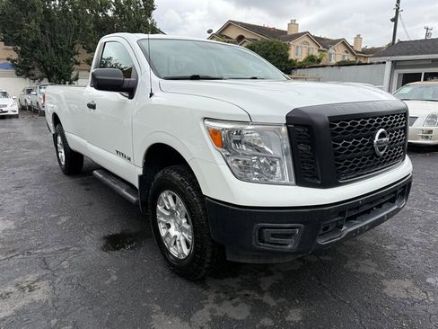 Used 2017 Nissan Titan S image 3