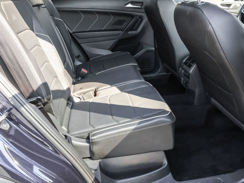 Used 2023 Volkswagen Tiguan SEL R-Line image 33