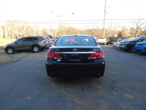 Used 2011 Toyota Avalon Limited image 6