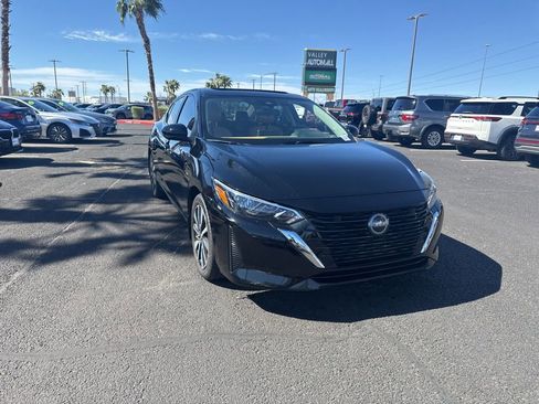 Used 2024 Nissan Sentra SV w/ SV Premium Package image 3