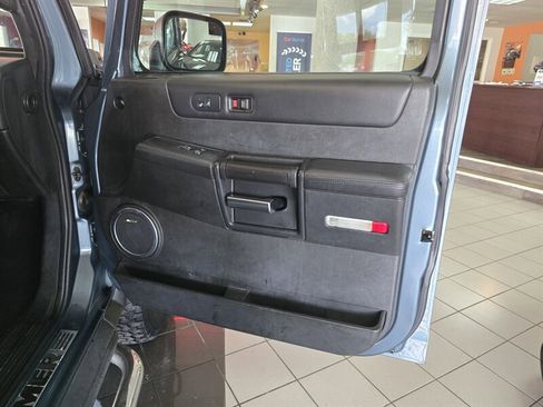 Used 2005 HUMMER H2 w/ Preferred Equipment Group image 13