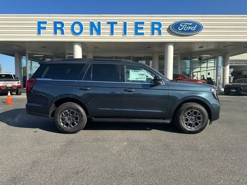 New 2025 Ford Expedition Active image 2