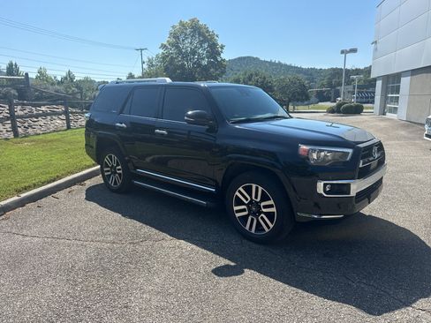 Used 2023 Toyota 4Runner Limited AWD/4WD image 4
