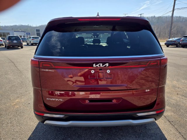Used 2024 Kia Carnival LX FWD image 7