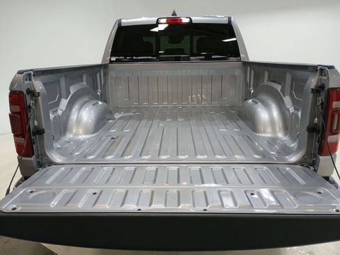 Used 2022 RAM 1500 Laramie AWD/4WD image 27