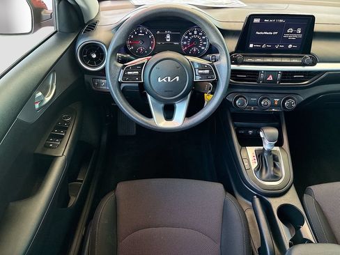 Used 2023 Kia Forte LXS w/ LXS Technology Package FWD image 10