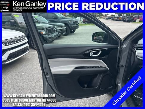 Used 2023 Jeep Compass Limited AWD/4WD image 11