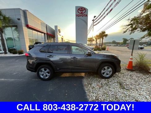 Used 2025 Toyota RAV4 XLE AWD/4WD image 2