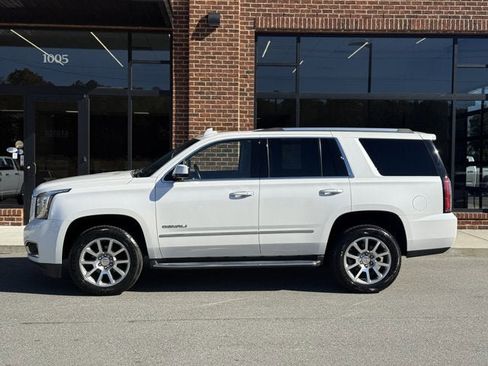 Used 2019 GMC Yukon Denali image 3