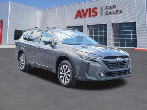 Used 2025 Subaru Outback Premium AWD/4WD image 3