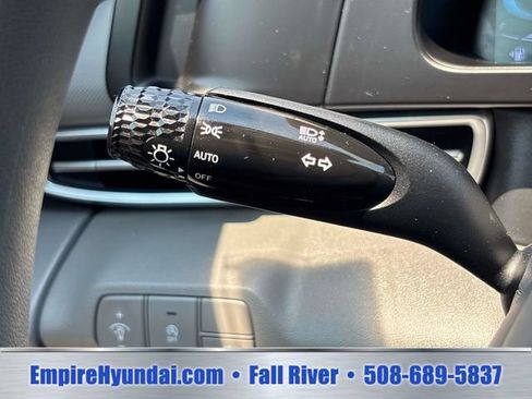 Certified 2024 Hyundai Elantra SE FWD image 27