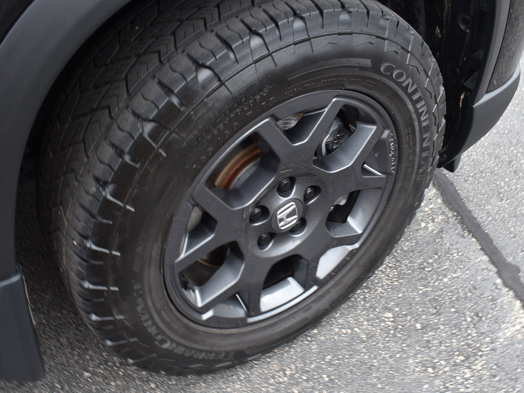 Used 2025 Honda Pilot TrailSport image 11