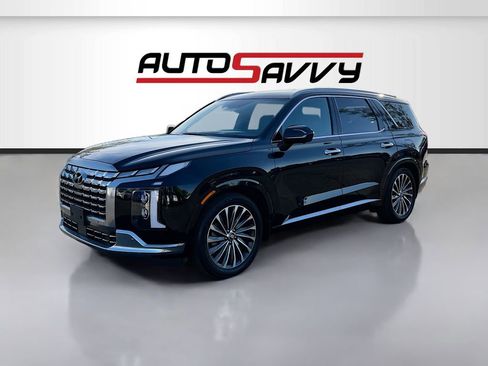 Used 2023 Hyundai Palisade Calligraphy image 3