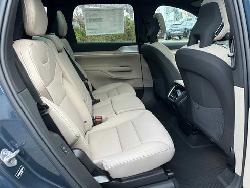New 2025 Volvo EX90 Ultra w/ Protection Package Premier image 12