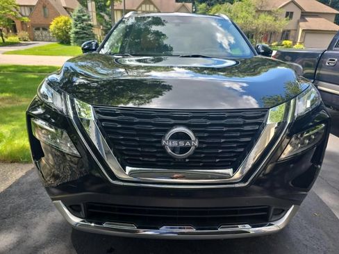 Certified 2023 Nissan Rogue Platinum AWD/4WD image 3