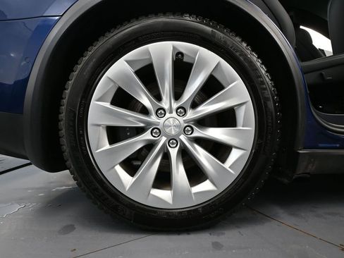 Used 2018 Tesla Model X 100D image 13