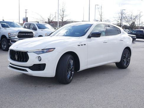 Used 2024 Maserati Levante GT Ultima image 12