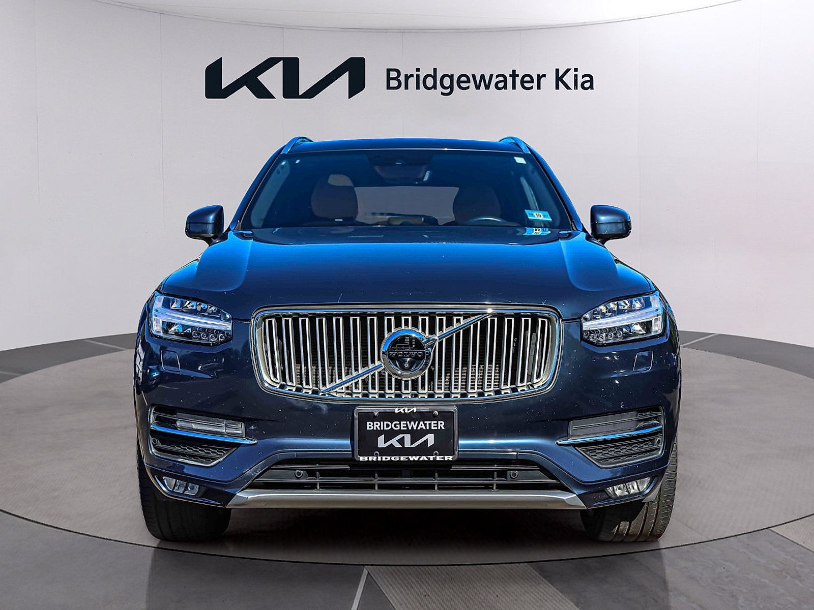 Used 2018 Volvo XC90 T6 Inscription w/ Convenience Package AWD/4WD image 2