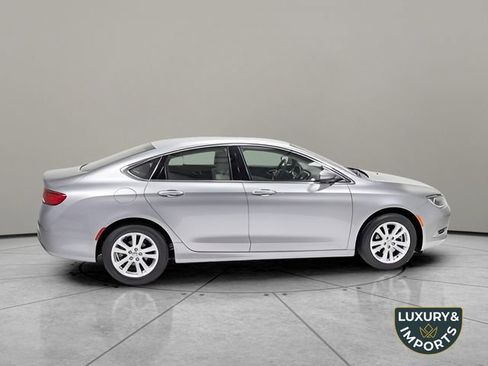 Used 2016 Chrysler 200 Limited image 5