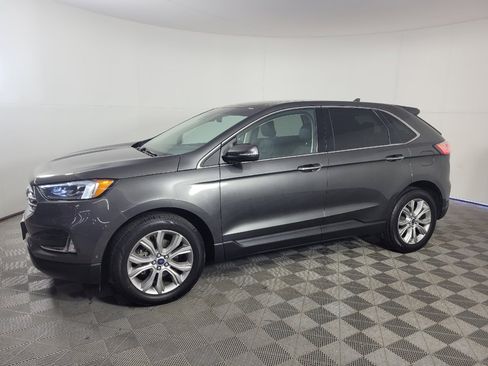 Used 2019 Ford Edge Titanium w/ Equipment Group 301A FWD image 2
