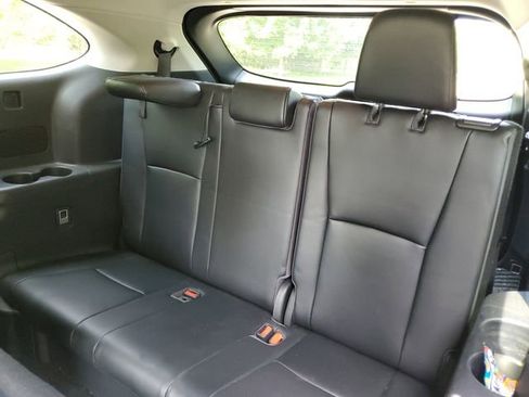 Used 2022 Toyota Highlander XLE AWD/4WD image 28