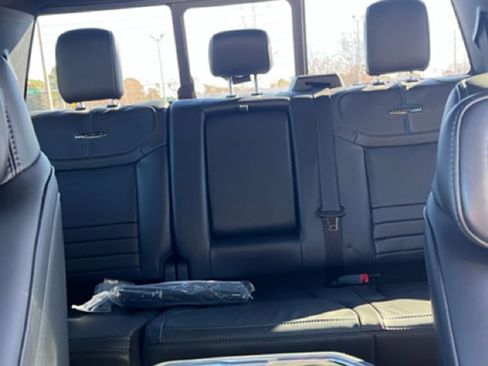 Used 2025 Ford F350 Platinum w/ FX4 Off-Road Package image 15