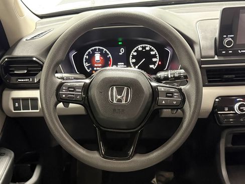 Used 2023 Honda Pilot LX image 16