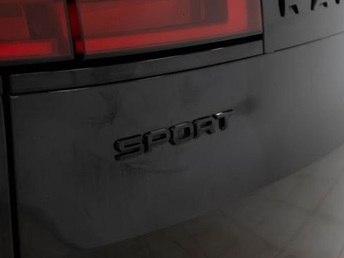Used 2025 Land Rover Range Rover Sport SE AWD/4WD image 10