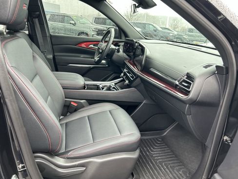 Used 2024 Chevrolet Traverse Z71 image 14