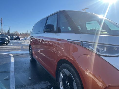 New 2025 Volkswagen ID. Buzz Pro S Plus image 2