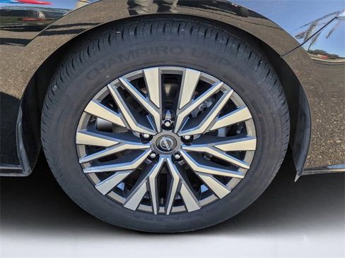 Used 2023 Nissan Altima 2.5 SV image 10