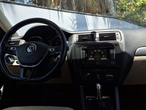 Used 2015 Volkswagen Jetta SE FWD image 17