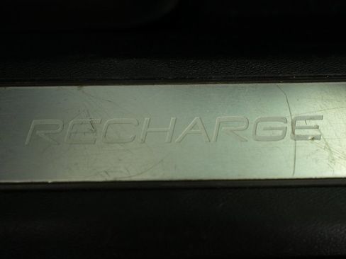 Used 2022 Volvo XC90 T8 R-Design w/ Advanced Package image 19