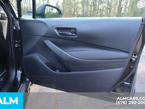 Used 2025 Toyota Corolla LE image 27