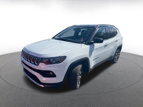Used 2025 Jeep Compass Limited image 8