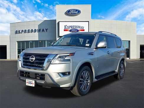 Used 2023 Nissan Armada SL image 2