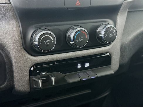 Used 2024 RAM 2500 Tradesman w/ Chrome Appearance Group image 18