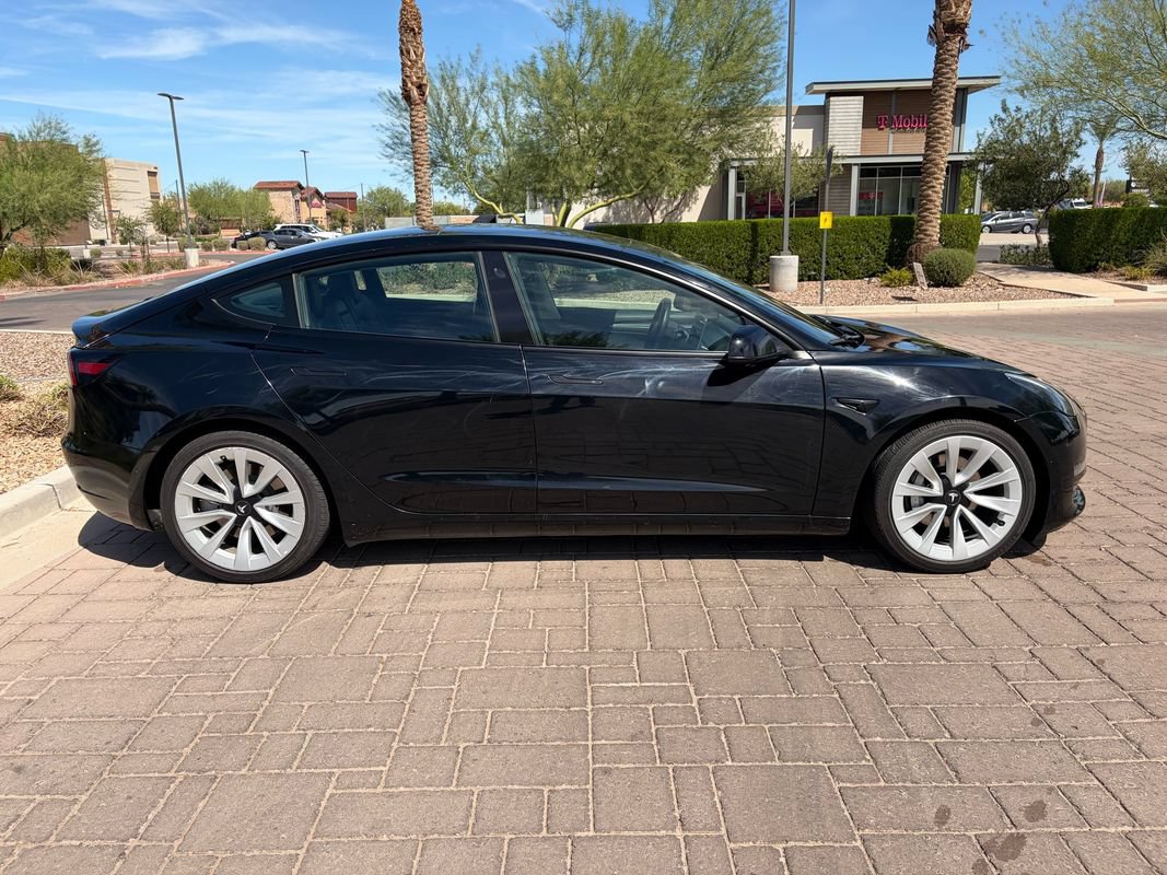 Used 2022 Tesla Model 3 RWD image 2
