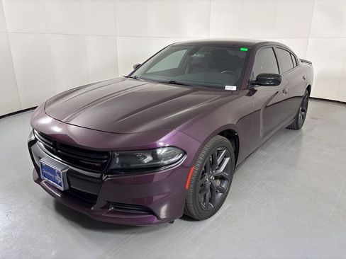 Used 2022 Dodge Charger SXT w/ Blacktop Package image 4