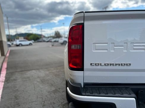 Used 2022 Chevrolet Colorado LT RWD image 8