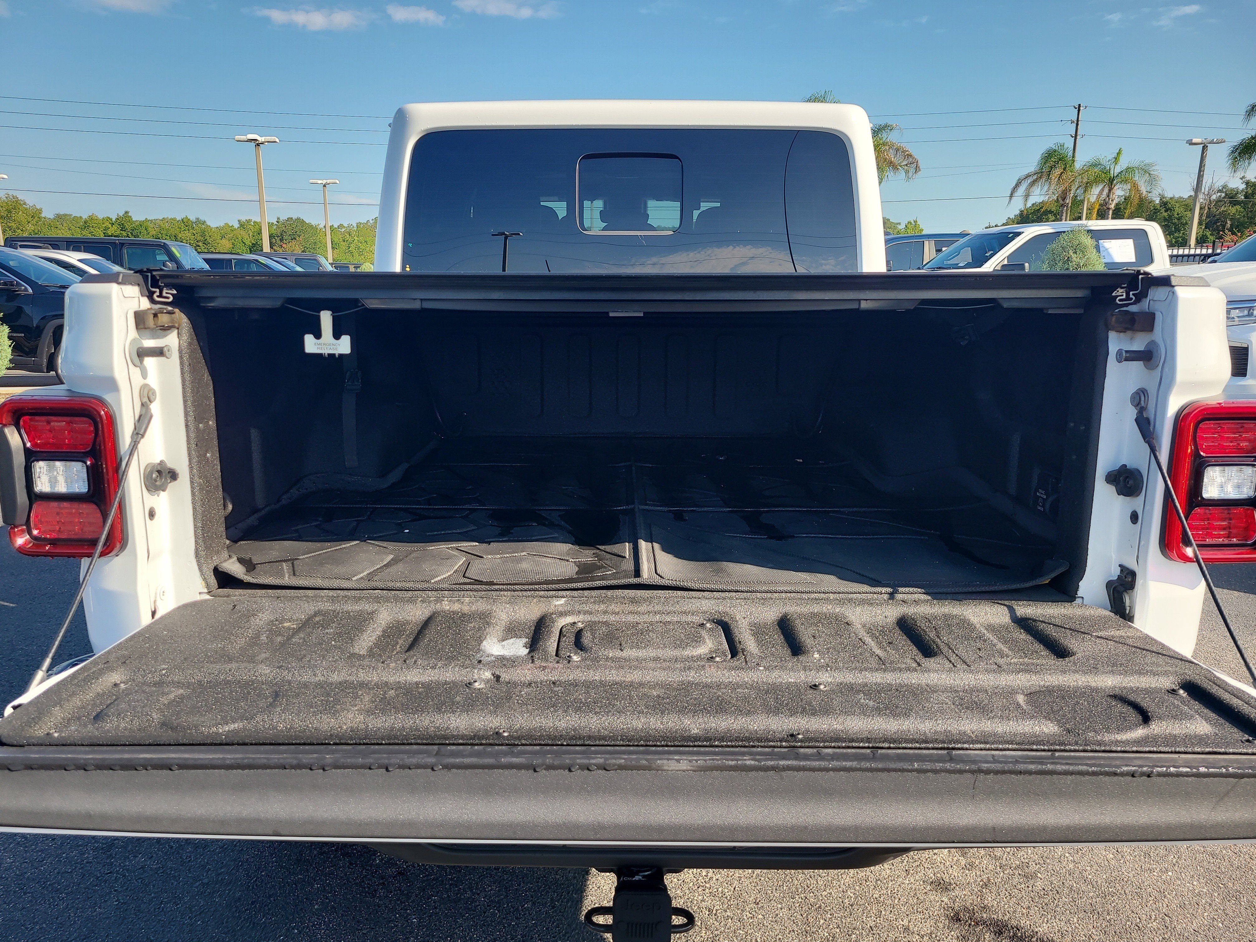 Used 2021 Jeep Gladiator Overland AWD/4WD image 8