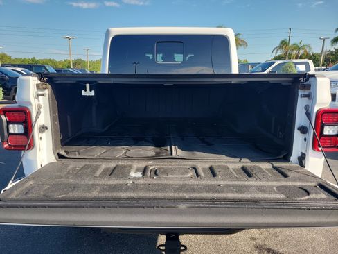 Used 2021 Jeep Gladiator Overland AWD/4WD image 8