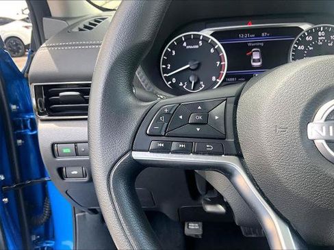 Certified 2025 Nissan Sentra SV FWD image 23